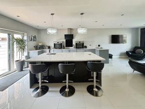 Kitchen- click for photo gallery